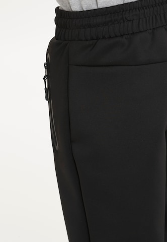 Cruz Tapered Sportbroek 'Kanpur' in Zwart