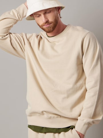 OWN Off With Nature - Sudadera 'Felpa Felpata Girocollo' en beige