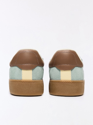 Bershka Rövid szárú sportcipők - kék