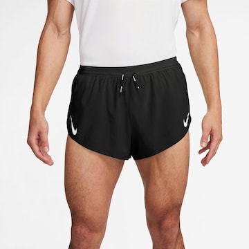 NIKE Regular Laufshorts in Schwarz: predná strana