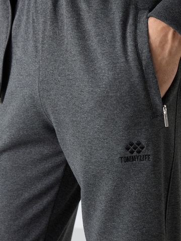 Tuta da jogging 'Aktive Sets' di Tommy Life in grigio