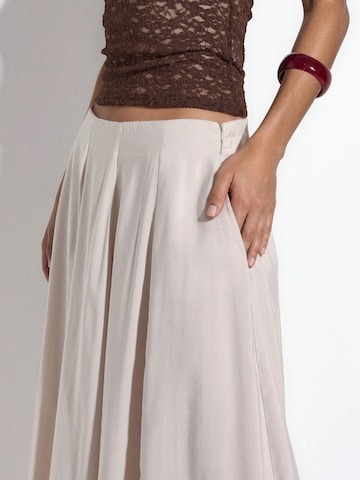 Busem Skirt in Beige