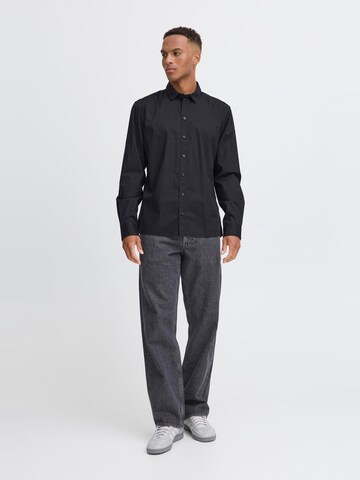 Coupe regular Chemise BLEND en noir : devant