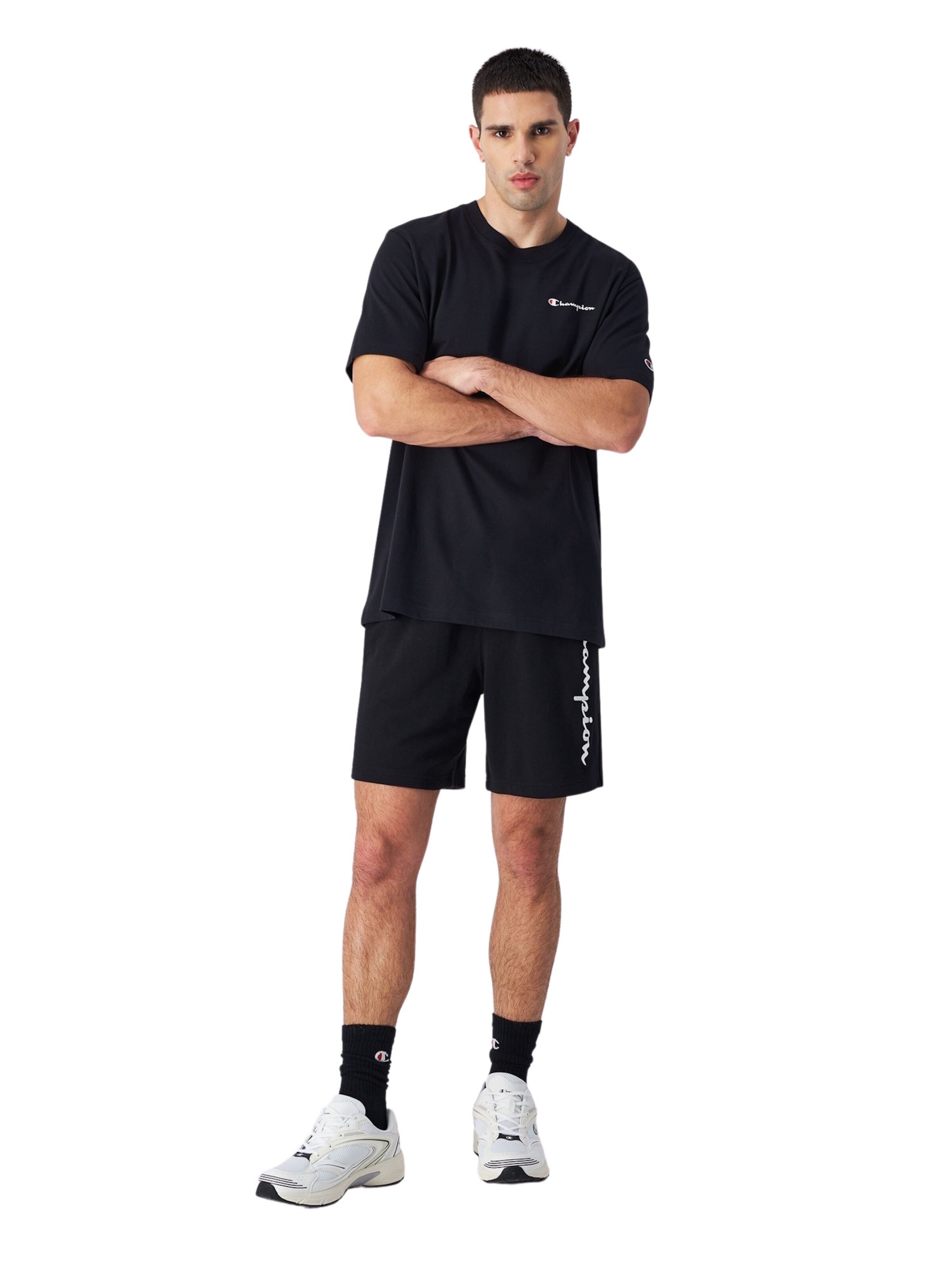 Champion Authentic Athletic Apparel - Camiseta en negro: frente