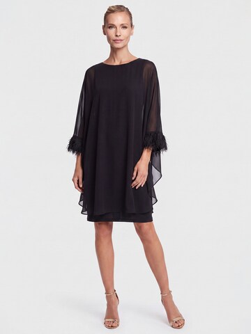 APART Kleid in Schwarz