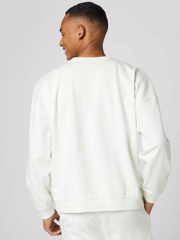 SHYX Sweatshirt 'Kaori' in White
