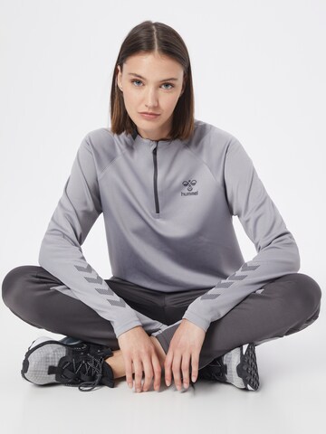 Hummel - Sweatshirt de desporto em cinzento