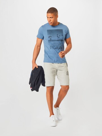 Superdry Regular Sportshorts in Grau