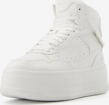 Bershka High-Top Sneakers in White: front