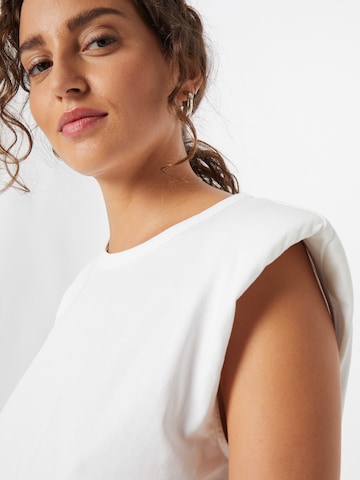 Haut 'Fran' Gina Tricot en blanc