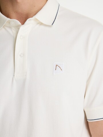 CHASIN' Shirt 'Jay' in White