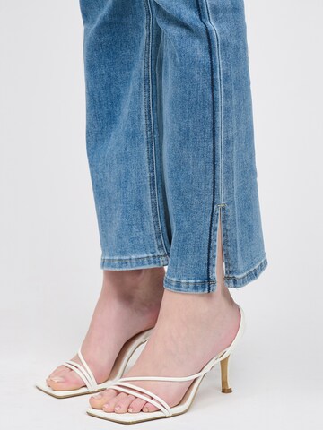 Influencer Разкроени Дънки в синьо