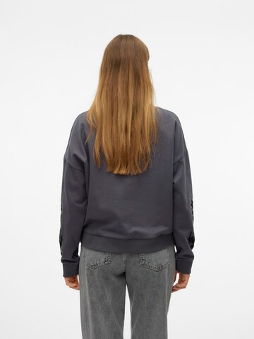 VERO MODA Μπλούζα φούτερ 'VMHELEN TRINA' σε γκρι