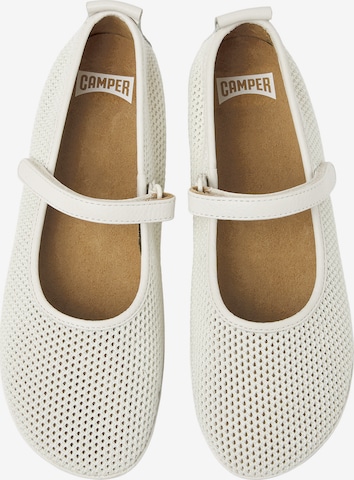 Ballerina 'Right Nina' di CAMPER in bianco