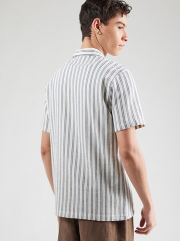 Coupe regular Chemise QS en blanc