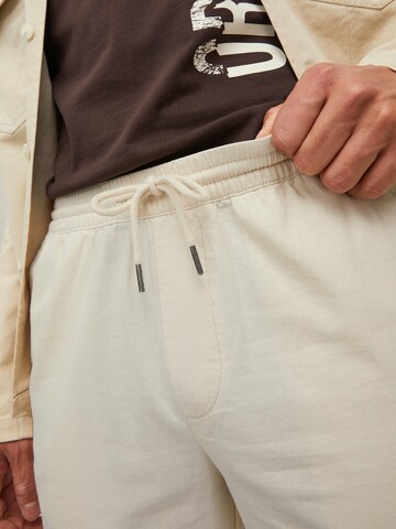Regular Pantaloni 'LEO' de la JACK & JONES pe bej