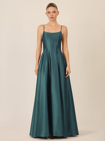 APART Evening Dress in Green: front