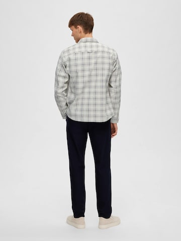 SELECTED HOMME - Ajuste regular Camisa 'Finn' en blanco