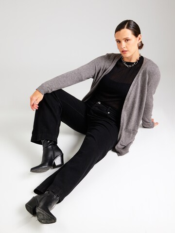 ONLY Carmakoma Плетена жилетка 'CARESLY' в кафяво