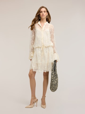 MOTIVI - Vestido en blanco