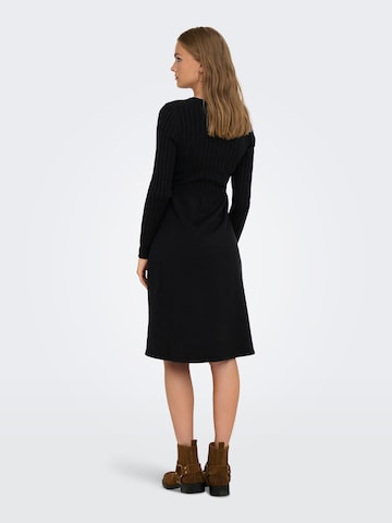 Robes en maille 'OLMFia' Only Maternity en noir