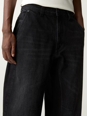 Pull&Bear Baggy Farkut värissä musta