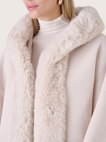 Camomilla Italia Sjaal in Beige