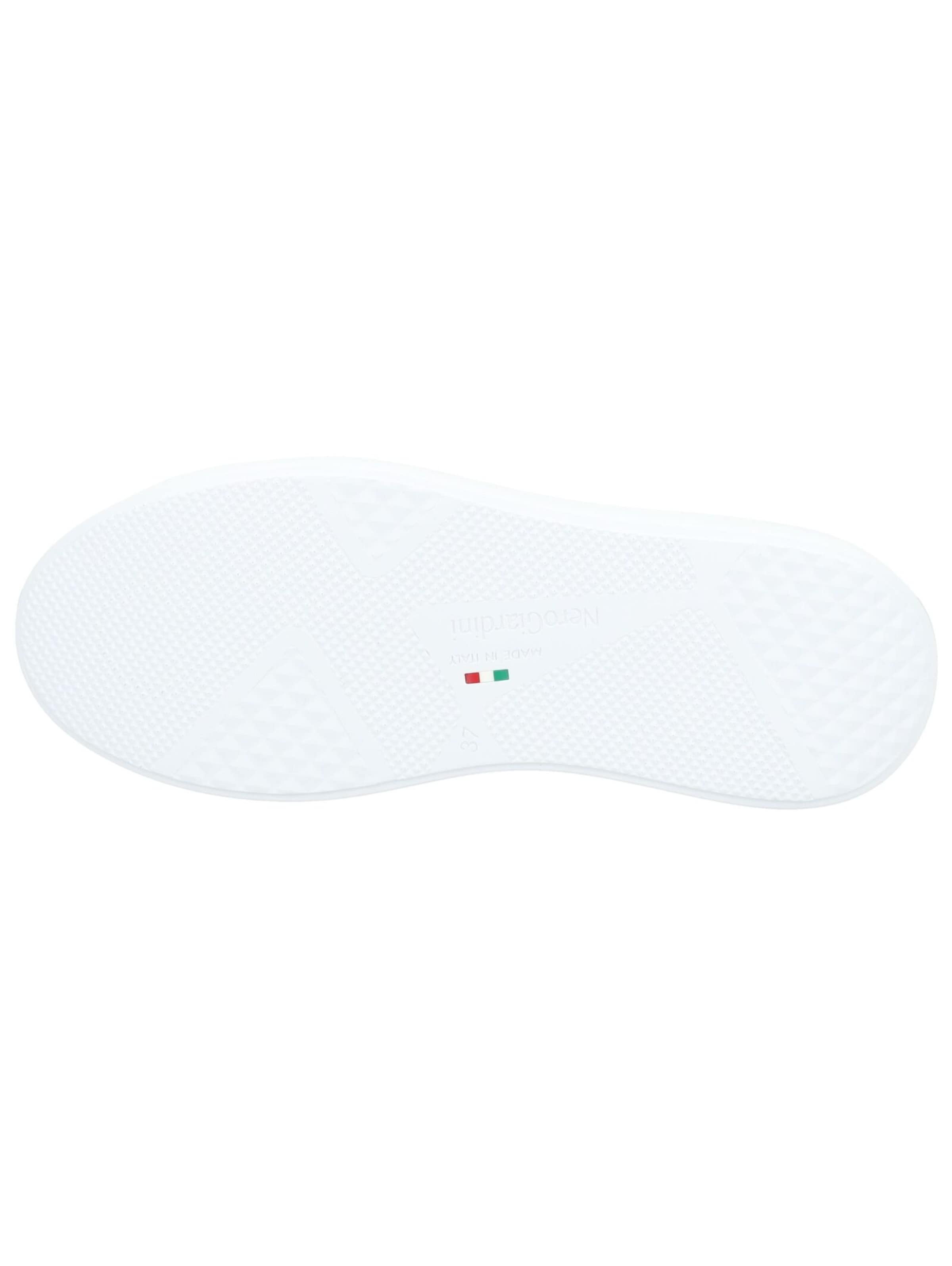 Baskets basses Nero Giardini en blanc