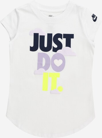 Tricou 'SWEET SWOOSH JDI' de la Nike Sportswear pe alb: față