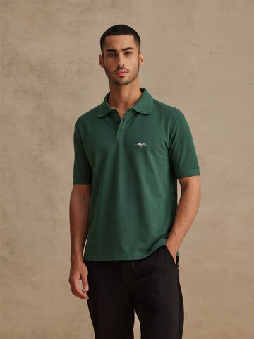 Maglietta di DAN FOX APPAREL in verde: frontale
