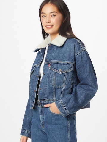 LEVI'S ® Between-season jacket 'Cropped Loose Sherpa' in Blue: front