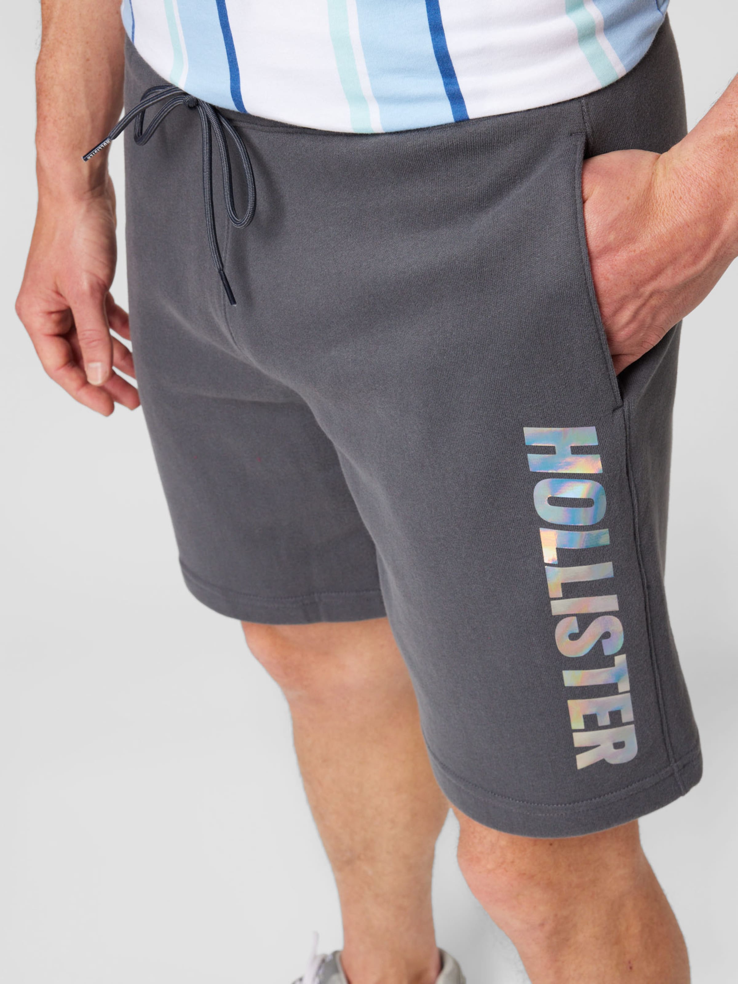 HOLLISTER regular Pantal n en Gris Oscuro ABOUT YOU