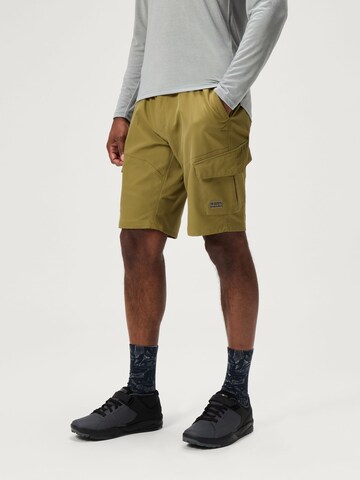 ENDURA Regular Workout Pants 'LOOP' in Green