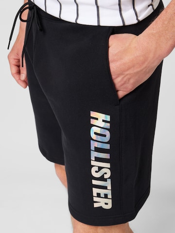 HOLLISTER Regular Shorts in Schwarz