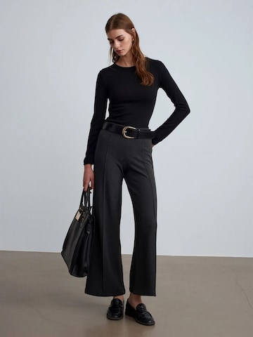 Maglietta di Dilvin in nero