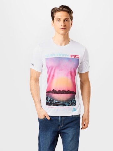 T-Shirt fonctionnel 'Beyond Limits' Superdry en blanc : devant