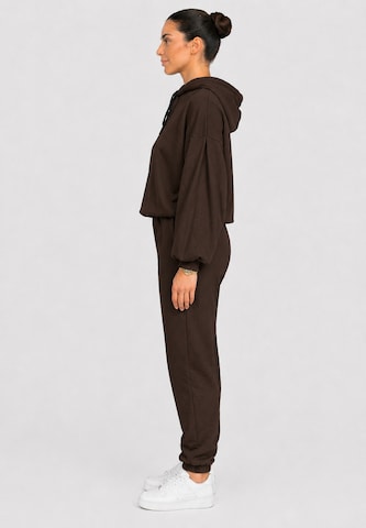 Elara Sweat suit in Brown