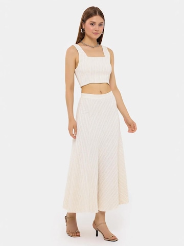 Tailleur di Hiccup in beige: frontale