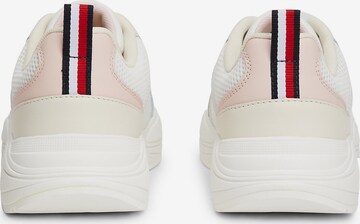 TOMMY HILFIGER Ниски маратонки 'Chunky Runner' в бяло