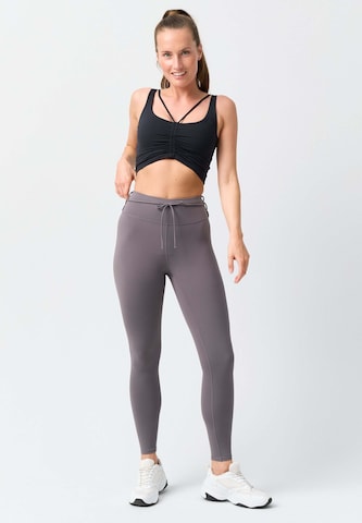 OCEANSAPART Skinny Fit Клин 'Gianna' в сиво
