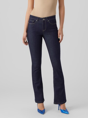 VERO MODA Flared Jeans 'Peachy' i blå: framsida