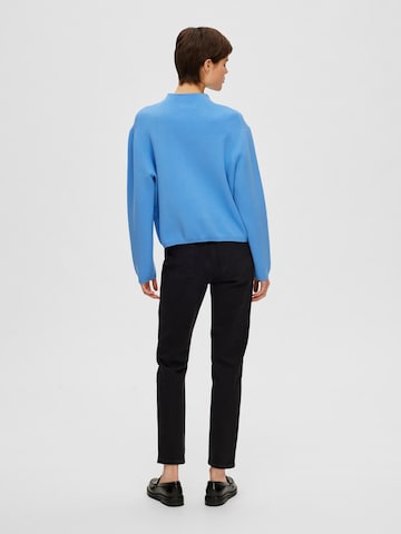 Pull-over 'MERLE CALI' SELECTED FEMME en bleu