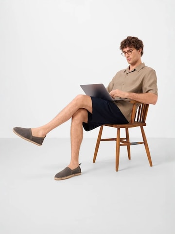 Tommy Life Hose in Blau: Vorderseite
