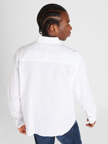 CAMP DAVID - Ajuste regular Camisa en blanco