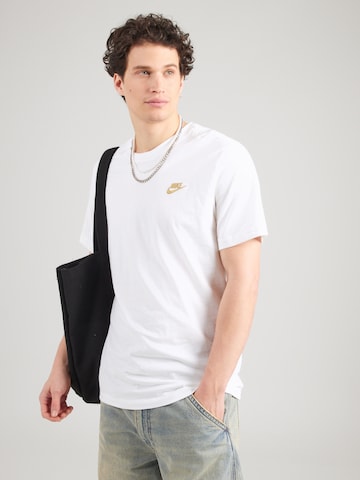 Regular fit Tricou 'Club' de la Nike Sportswear pe alb: față