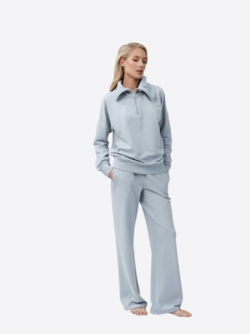 ARUELLE Pyjama 'Brisa' in Blau: Vorderseite