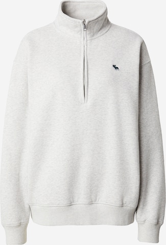 Abercrombie & Fitch Свитшот в Серый: спереди