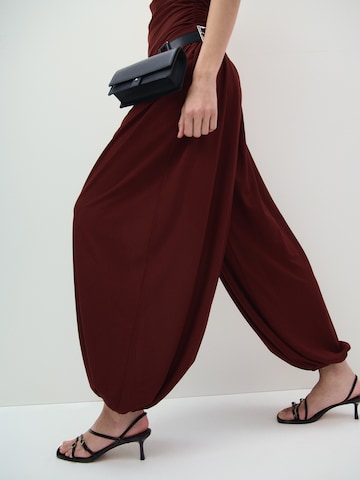 MANGO Barrel Hose 'CORINI' in Rot: Vorderseite