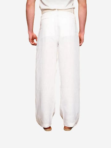 Wide leg Pantaloni con pieghe di Giesto in bianco
