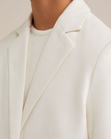 Blazer di WE Fashion in bianco